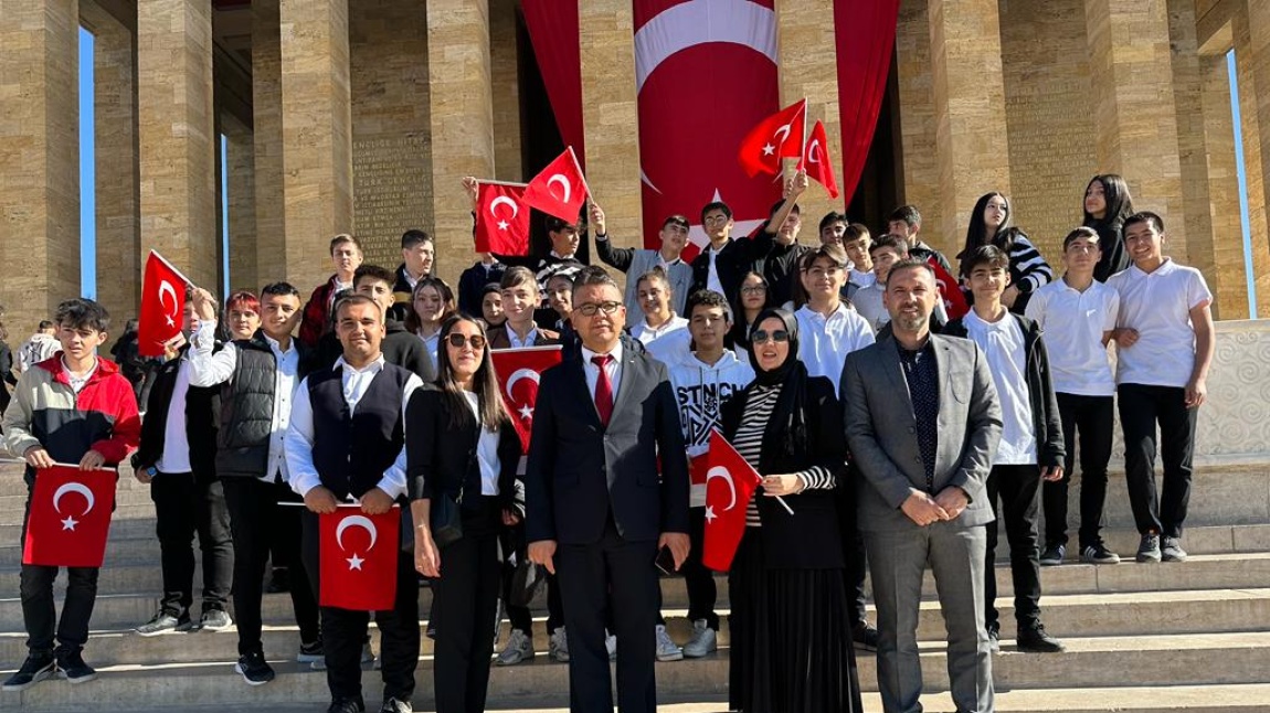13. Ekim Ankara'nın Başkent Oluşunun 100. Yılı Kutlaması Ankara İl Törenine Öğretmen ve Öğrencilerimizle birlikte Anıtkabir'de katıldık